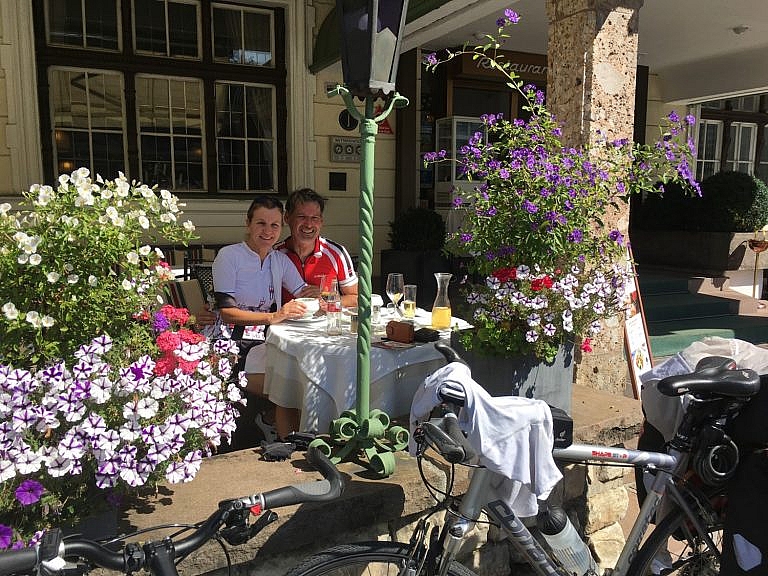 Mehr über den Artikel erfahren <span class="dashicons dashicons-lock" style="color:#E94762;"></span>Gloriette