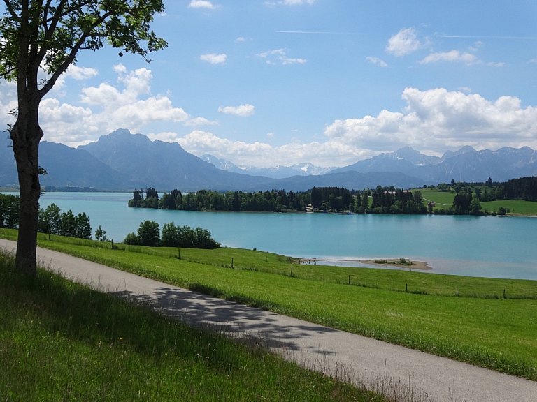 Mehr über den Artikel erfahren Drehhütte und Auerberg