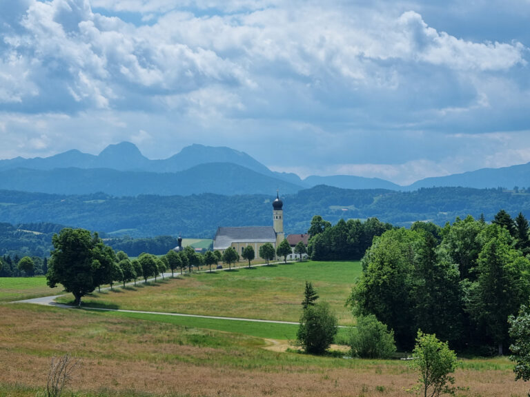 Mehr über den Artikel erfahren <span class="dashicons dashicons-lock" style="color:#E94762;"></span>Resi und das Helmbandl