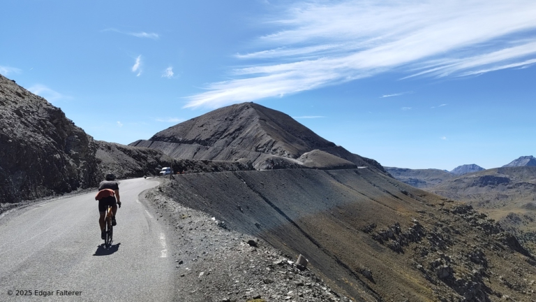 Mehr über den Artikel erfahren Col de la Bonette – mein 200ter Alpenpass